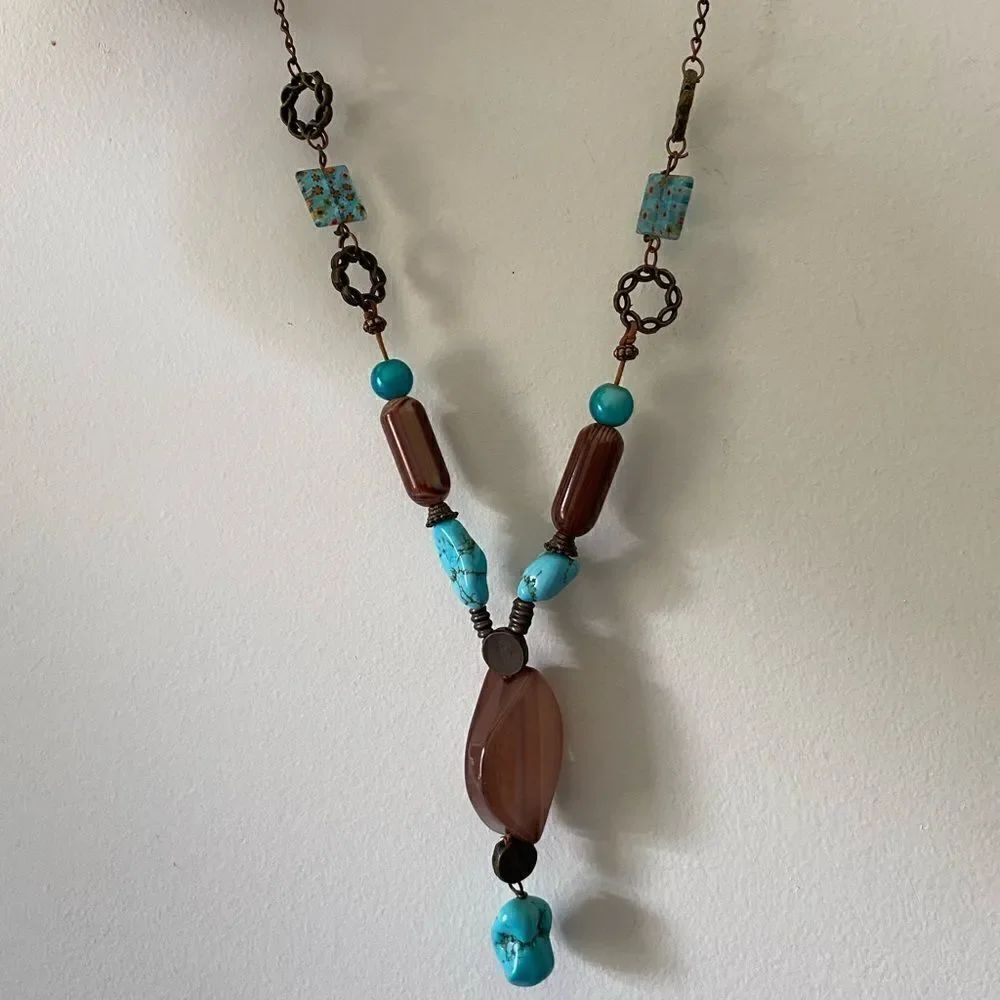 Bead and blue stone necklace vintage